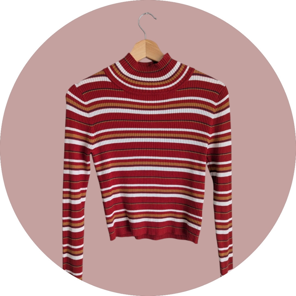 Pink Republic Juniors Cropped Turtle Neck Lightweight Ribbed Long Sleeve Top - M